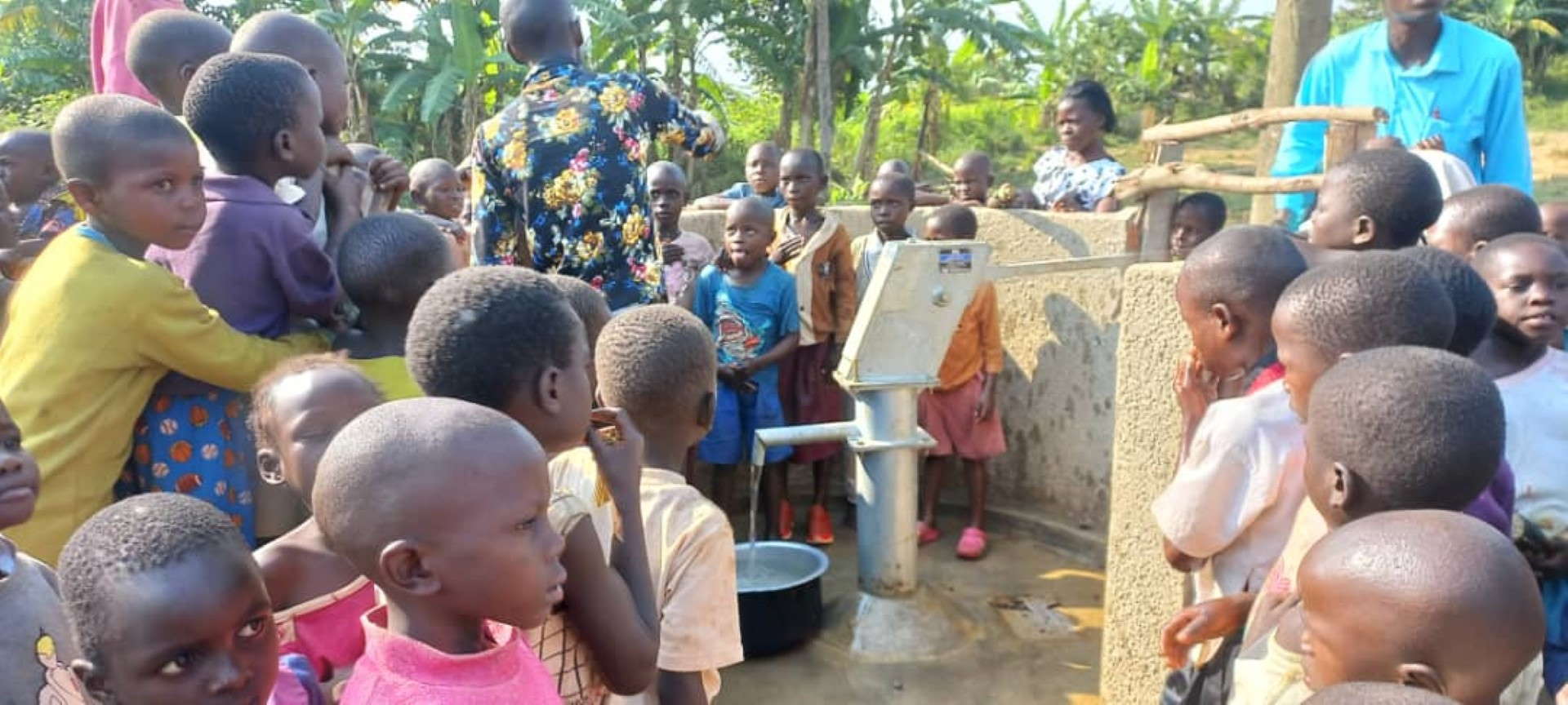 Trinkwasserbrunnen-Projekt der Ganztagesschule in Uganda