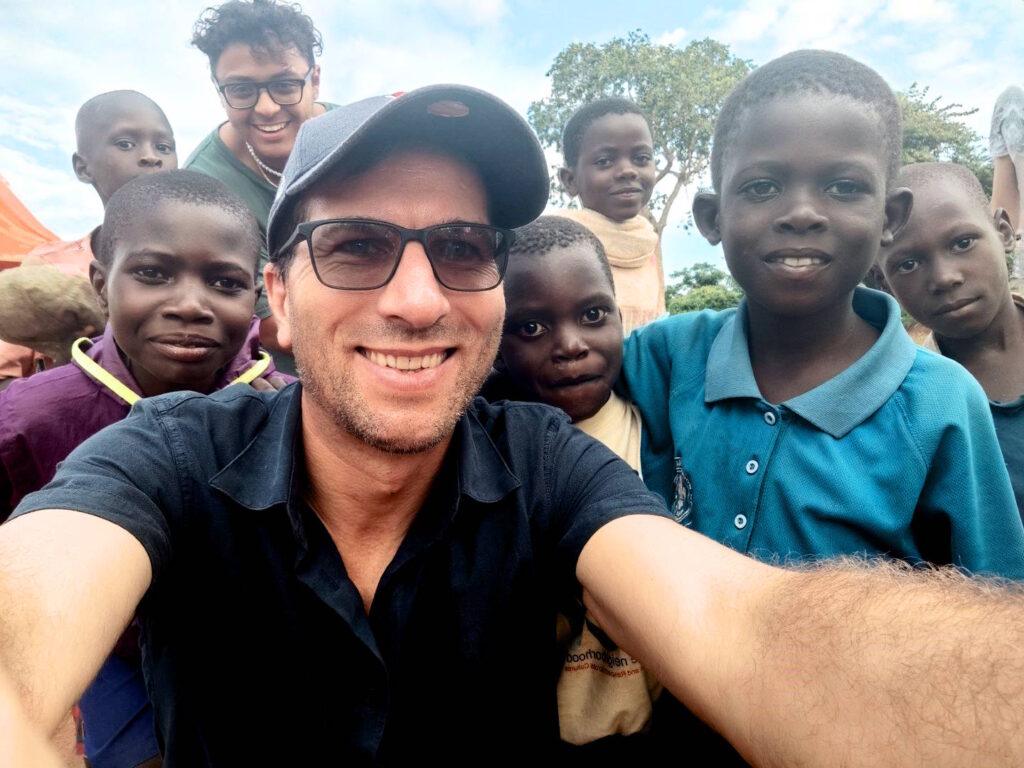 Kinder in Uganda, die durch Spenden an den Verein Get It Done versorgt werden