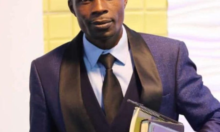 Unser Bibleschool Teacher Robert Wafula, PhD