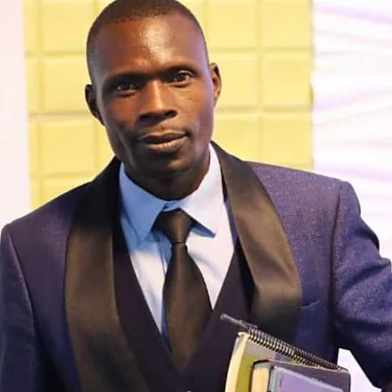 Dr. Robert Wafula, Bibellehrer der Bwembe Jesus Follower Bible School